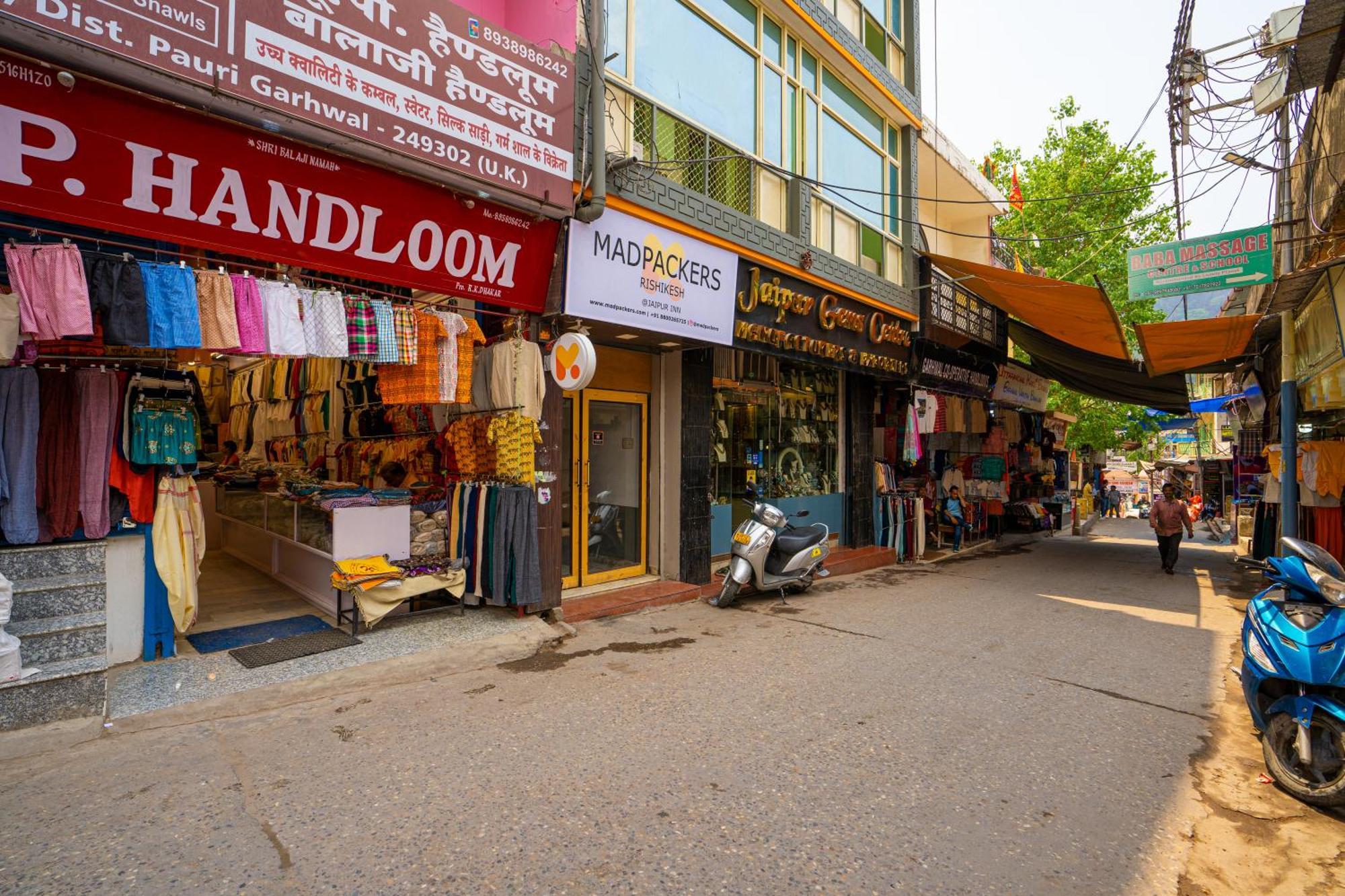 Hostel Madpackers Rishikesh Laxman Jhula Exterior foto